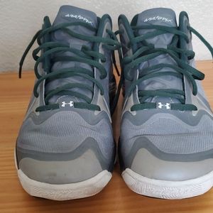 Basketball shoes